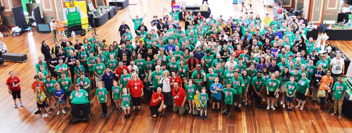 the entire group of AFOLs at Brickvention 2020